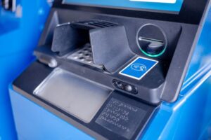 Жительница Краснодара украла у ребенка 10 тысяч рублей