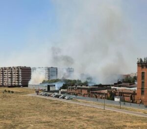 Крупный пожар рядом с заводом вспыхнул на Западном обходе Краснодара