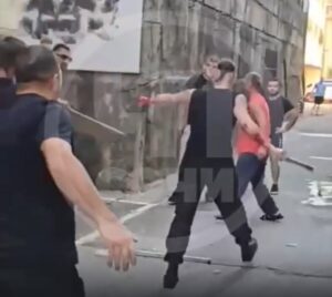 Турист с ножом устроил переполох в сочинском кафе