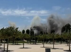 Над парком «Краснодар» поднялись клубы черного дыма