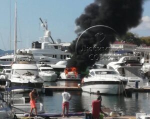 Яхта сгорела в морпорту Сочи