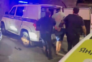 Сочинский таксист обругал полицейских и попросил чай с тортом