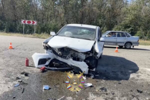 Трое детей и двое взрослых пострадали в аварии на кубанской трассе