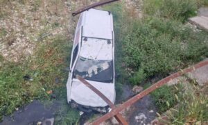 Автомобиль проломил ограждение и сорвался в русло реки Паук в Туапсе