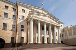 Здание с приставами оказалось в числе арестованных объектов замглавы ГУ МЧС Кубани