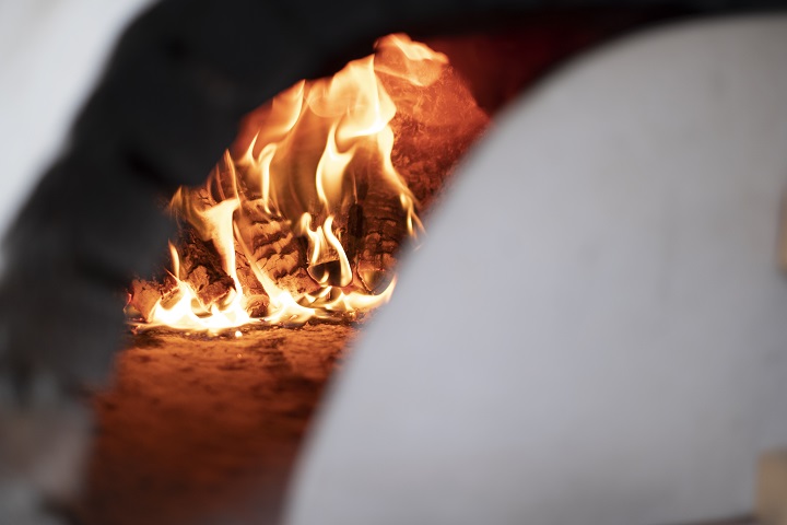fireplace-hot-bake.jpg Растопленная дровяная печь