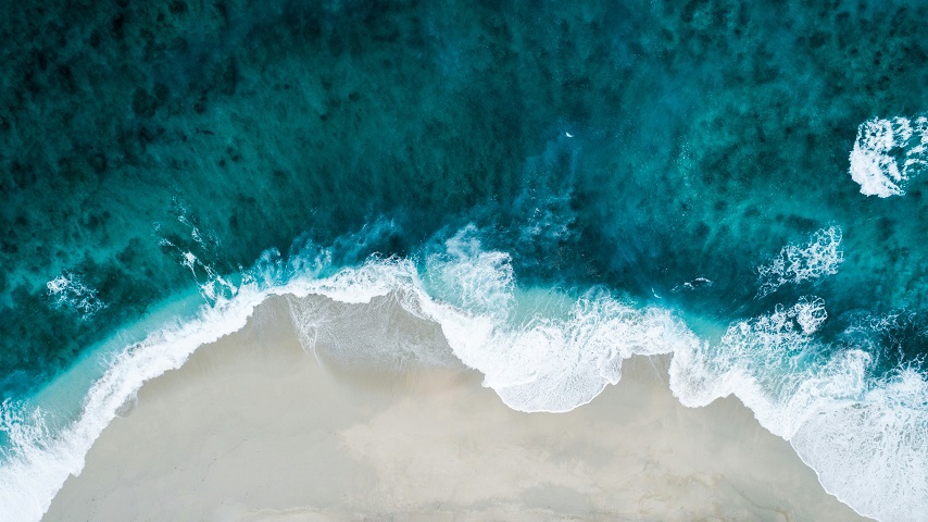 shifaaz-shamoon-sLAk1guBG90-unsplash.jpg Прибрежная волна