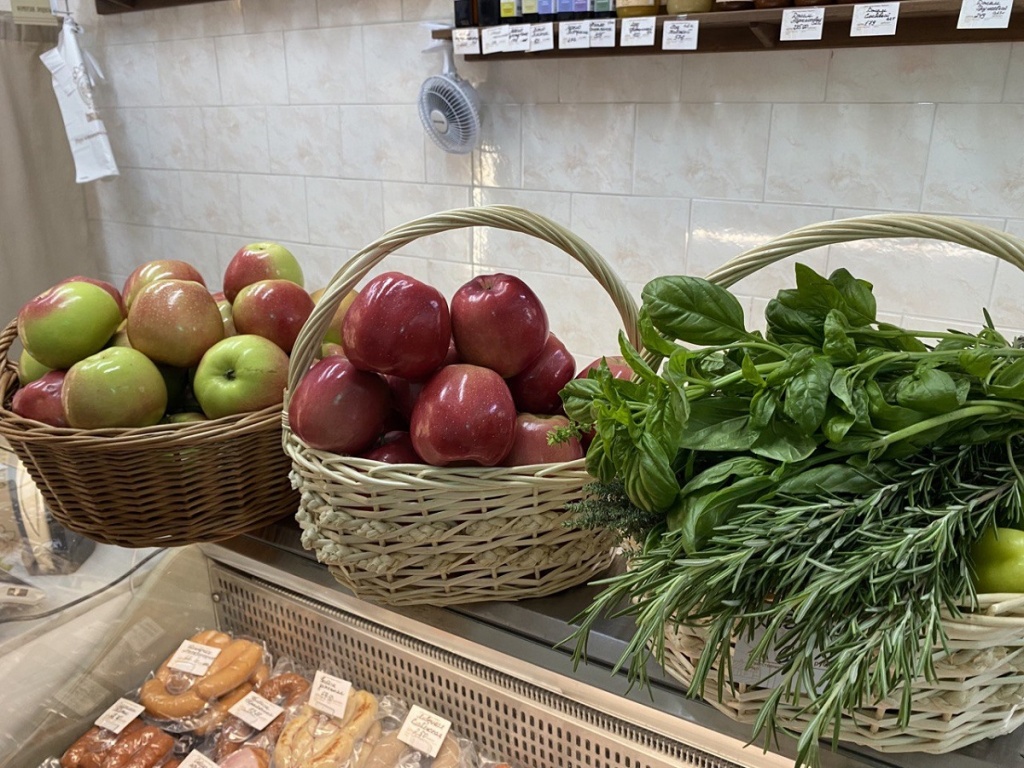 Купить продукты хозяйства можно в магазинах «Сокольского» в хуторе Аргатов, Усть-Лабинске, Краснодаре, Кореновске и Москве.jpeg