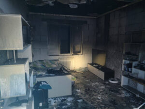 Трех человек спасли ночью из многократного дома в Новороссийске