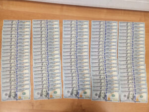 Более 25 тысяч долларов прятал пассажир рейса из Сочи в Узбекистан