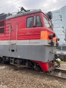 Подросток чудом остался жив после наезда на него поезда в Краснодаре