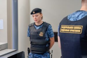 Два месяца приставы пытались выселить должников из дома их родственницы на Кубани