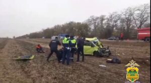 Двое взрослых и ребёнок погибли в страшной аварии с грузовиком на Кубани
