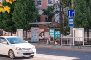 В Краснодаре неадекватный таксист угрожал пассажирам