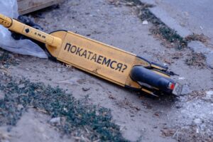 Краснодарский депутат предложил закрыть парки, скверы и бульвары от самокатчиков