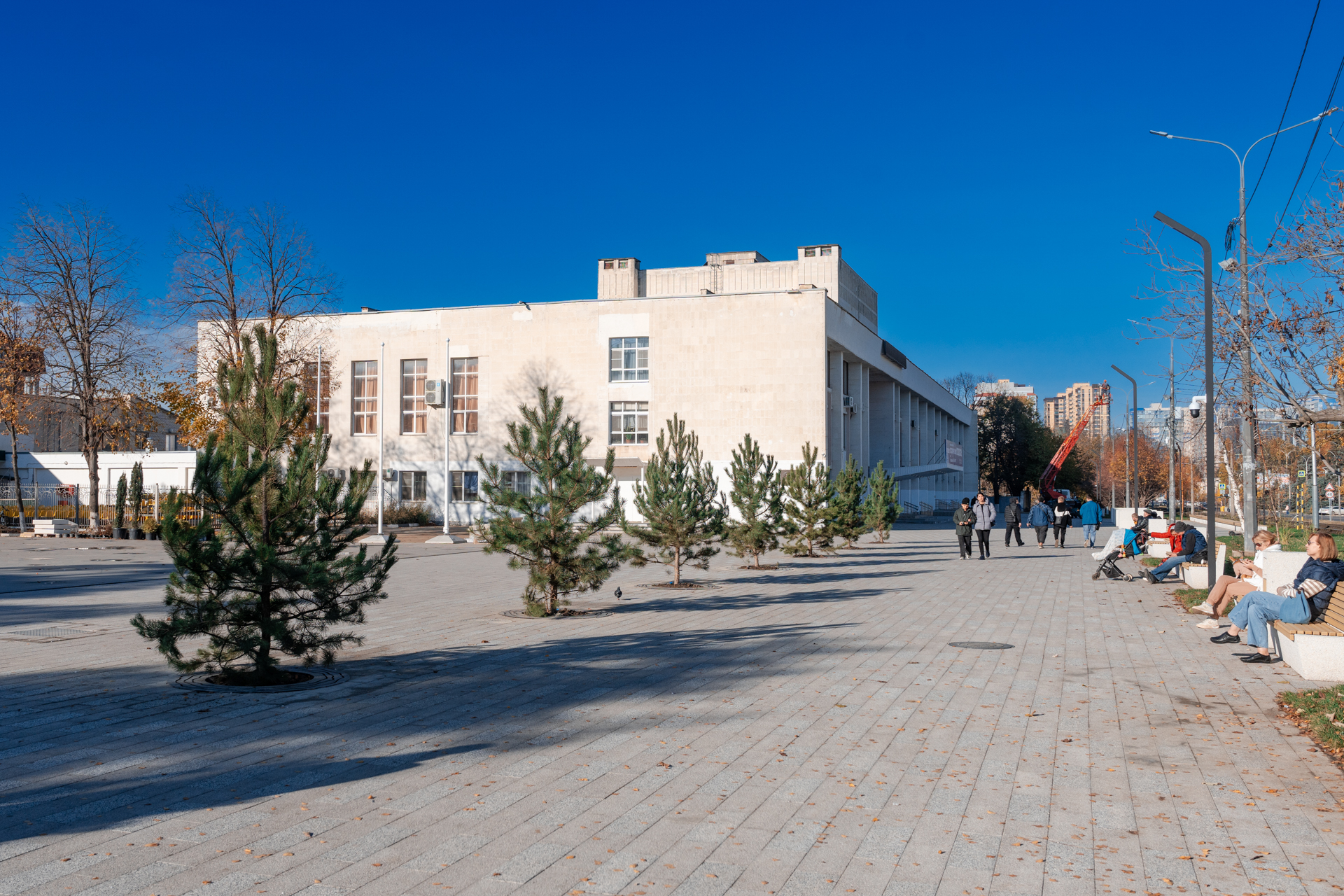 Почти готово: фотопрогулка по обновленному скверу имени Гатова в Краснодаре