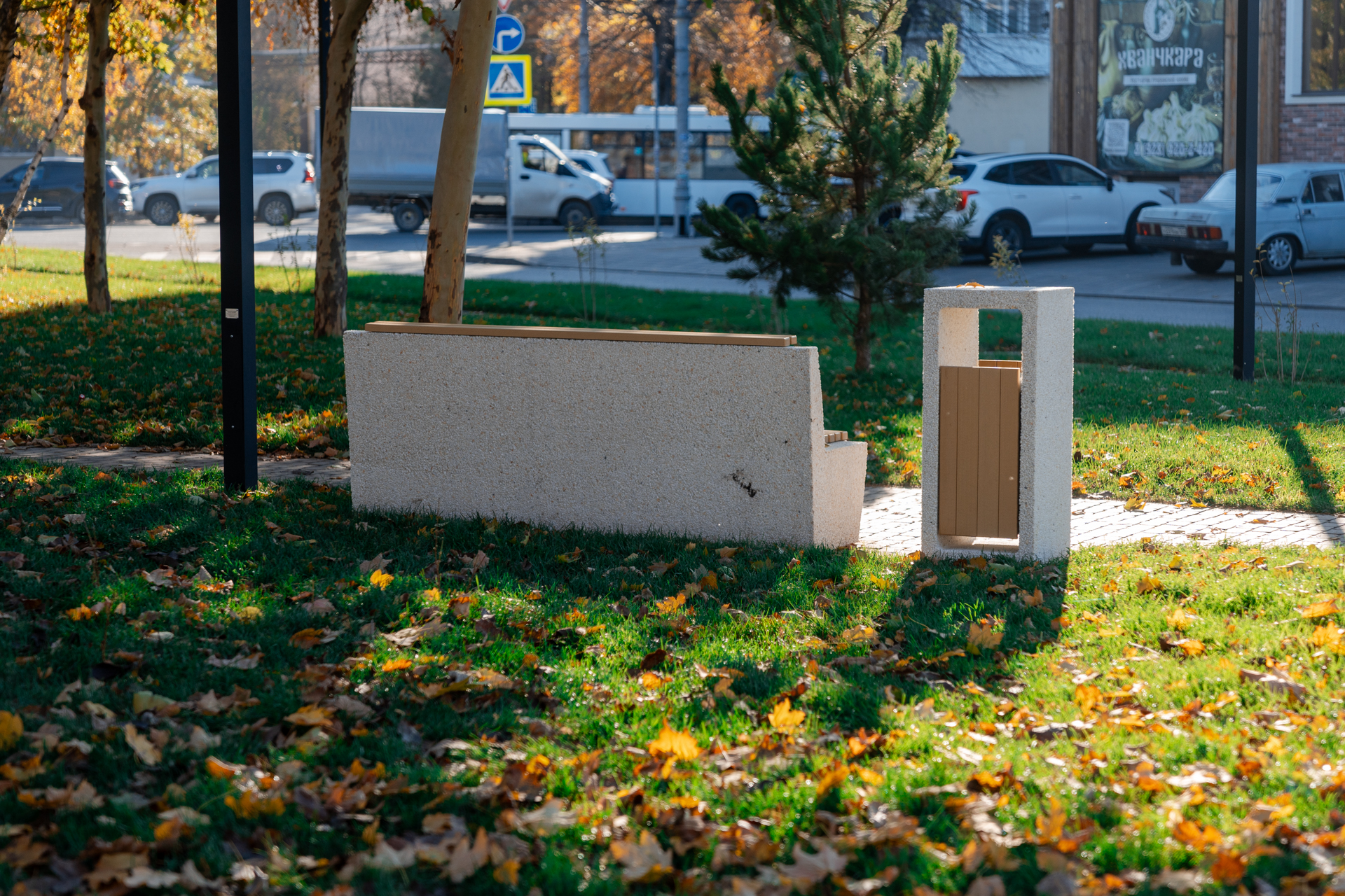 Почти готово: фотопрогулка по обновленному скверу имени Гатова в Краснодаре