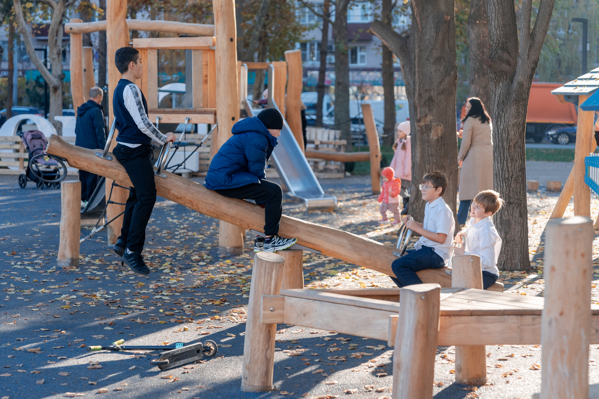 Почти готово: фотопрогулка по обновленному скверу имени Гатова в Краснодаре