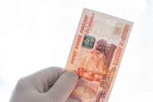Житель Кубани присвоил себе сдачу с 5 тысяч рублей и пойдет за это под суд