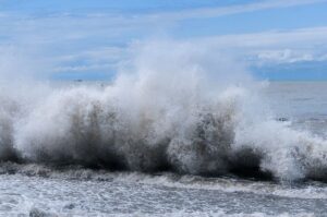 Сильный ветер спровоцирует поднятие уровня воды в Азовском море на Кубани