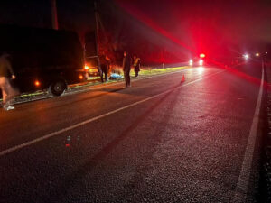 Женщина за рулем легковушки насмерть сбила перебегавшего трассу пешехода