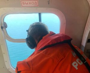 Спасатели двое суток ищут рыбака, пропавшего в Черном море около Сочи