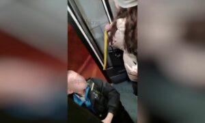 «Водитель не закрыл дверь, дети выпали»: полиция Краснодара заинтересовалась инцидентом с маршруткой