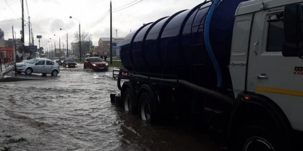 Автобусы меняют схему движения из-за подтопления улицы Московской в Краснодаре