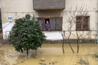 Крупные оползни повредили дороги в двух районах Сочи