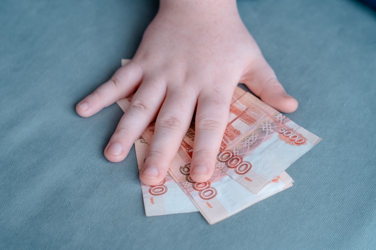 Новые законы с 1 мая: они коснутся алиментщиков, пенсионеров, иноагентов и блогеров