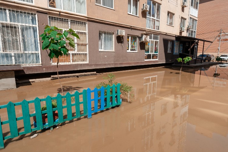 Музыкальный микрорайон Краснодара ушел под воду после ливня: последствия потопа в фоторепортаже