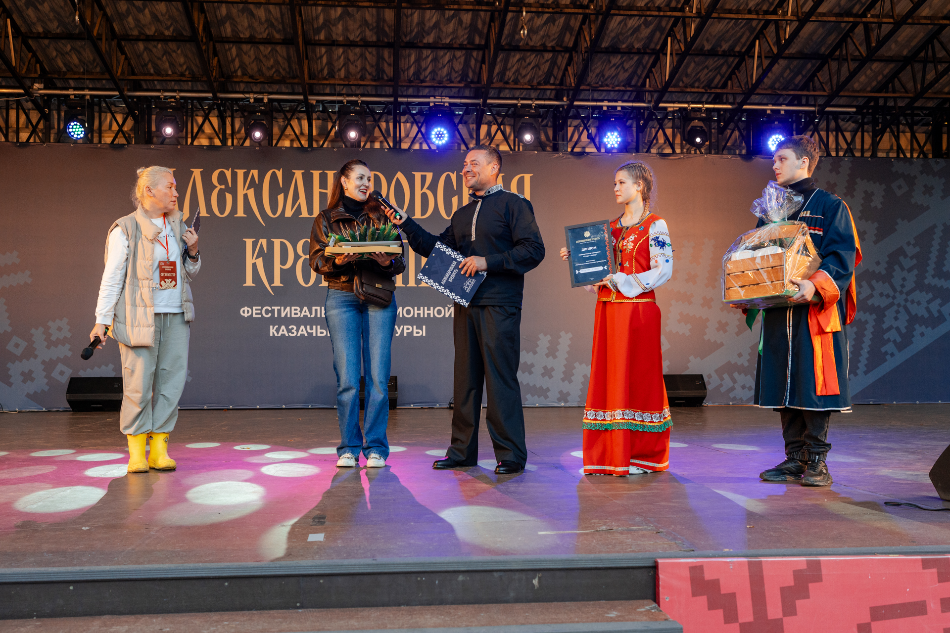 Фоторепортаж: «Александровская крепость-2025» в Усть-Лабинске и на хуторе Аргатов — От як гуляют казаки (день второй)