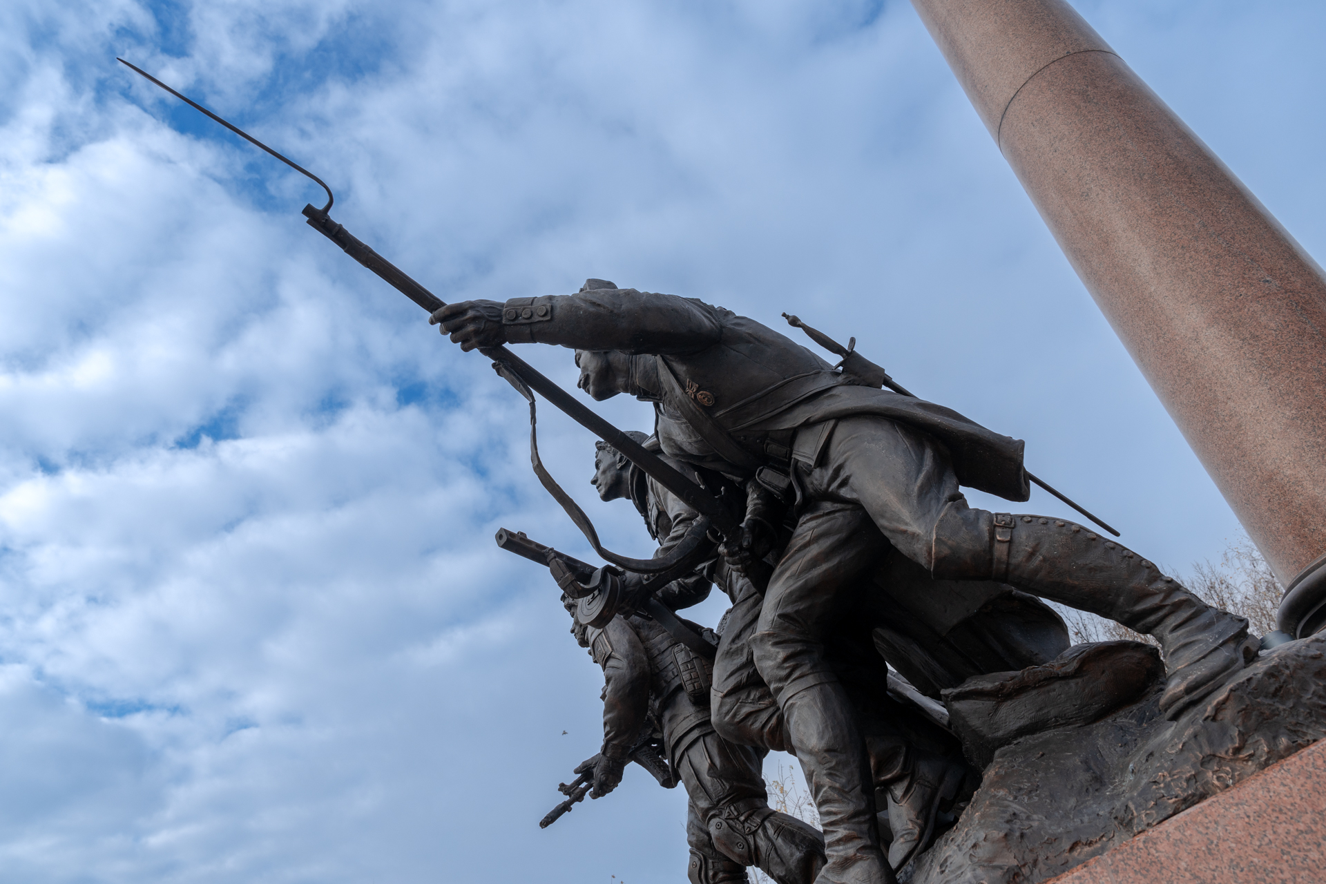 Фоторепортаж: мемориальный комплекс «Воинам Отечества – Героям России» открылся в Краснодаре