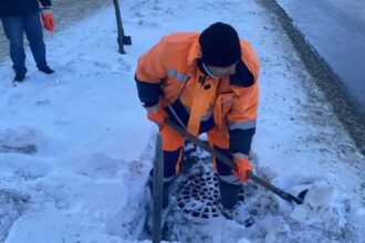 За неделю от снега и льда очищено 1100 ливневых колодцев Краснодара