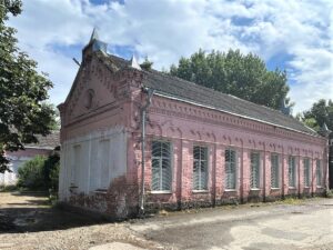 Старинное здание в Новокубанске