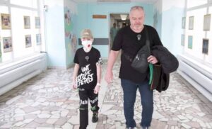 Отец мальчика, покусанного хаски в Сочи, судится с экс-женой из-за благотворительных денег