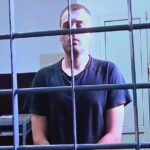 Подсудимый слушает вынесение приговора