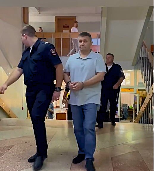 Александр Власов