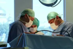 Кубанские врачи спасли подростка с редкой травмой трахеи